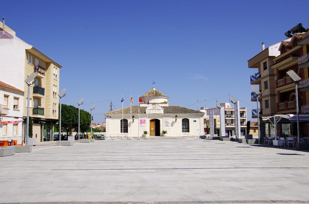 TOWN HALL SQUARE