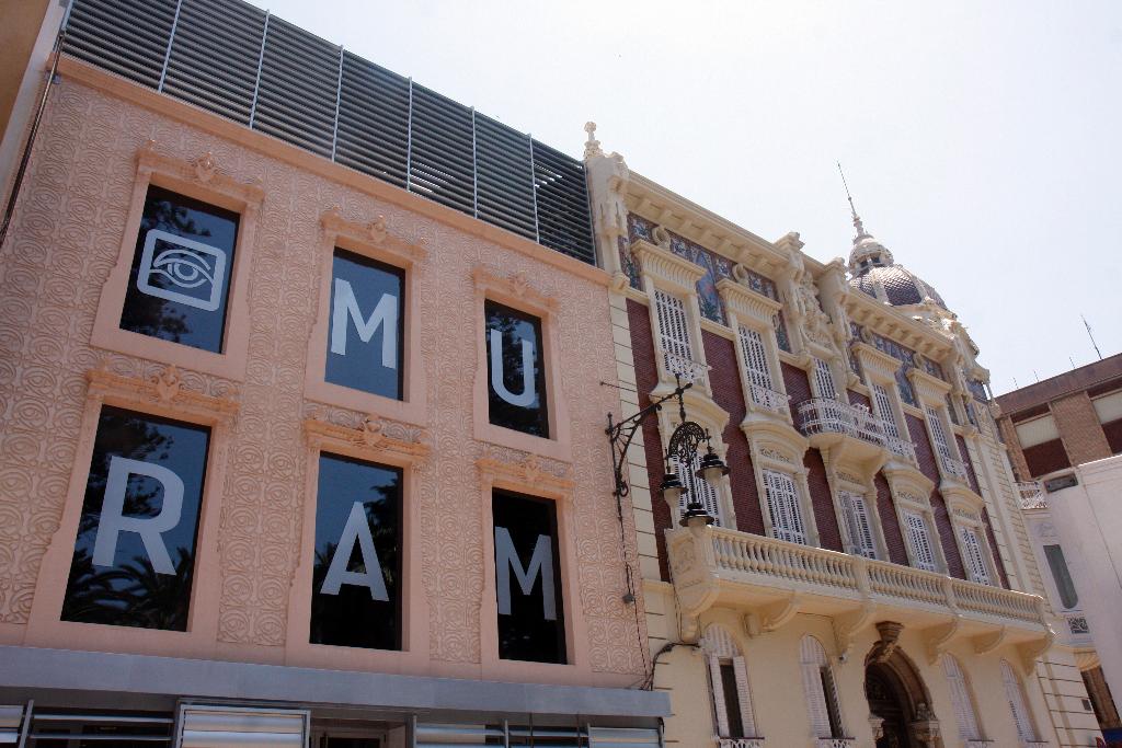 MUSE RGIONAL DART MODERNE - MURAM - MAISON AGUIRRE