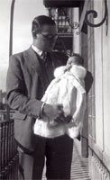 Emeterio Cuadrado con su hijo Antonio 1934