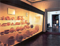 Vitrina panoramica con la tipología de la cerámica ibérica
